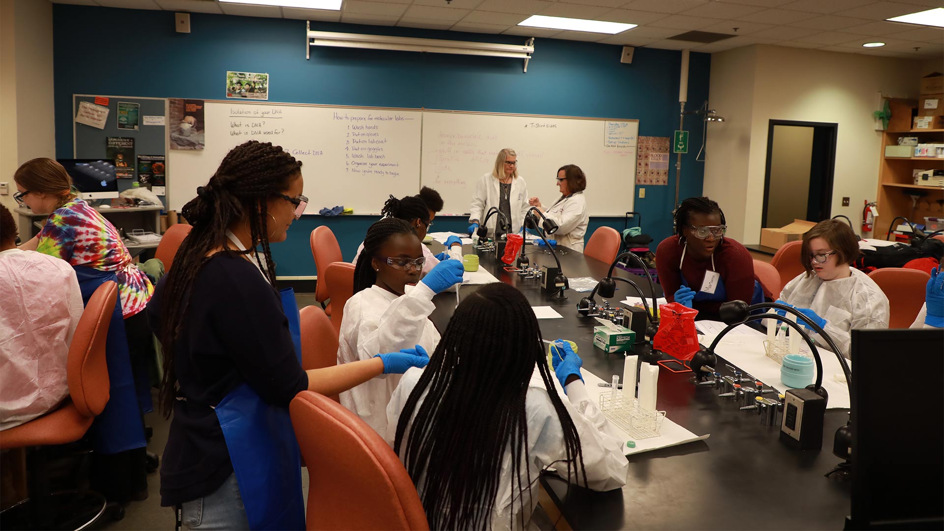 Students in Chemistry class