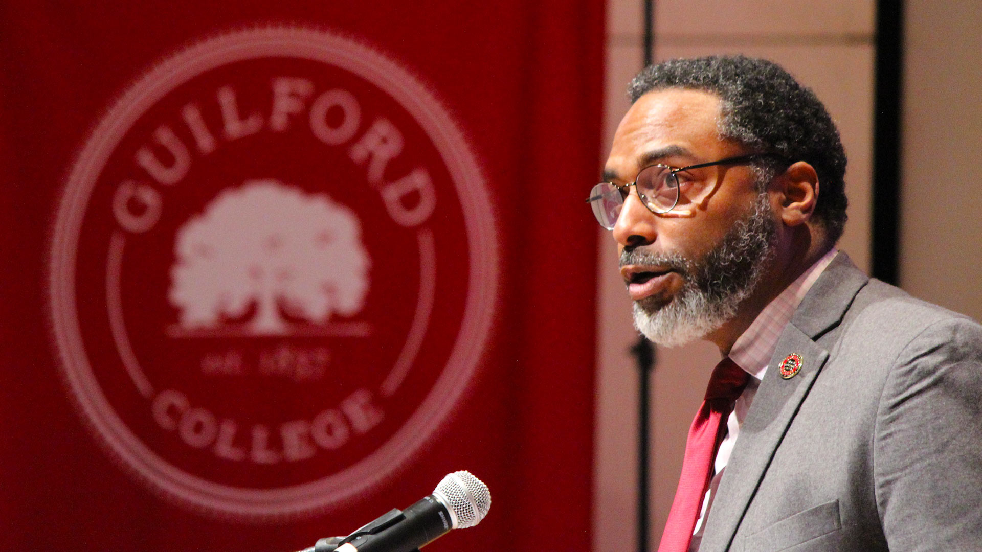 David Hopkins '91 offers greetings on behalf of the College's Board of Trustees.